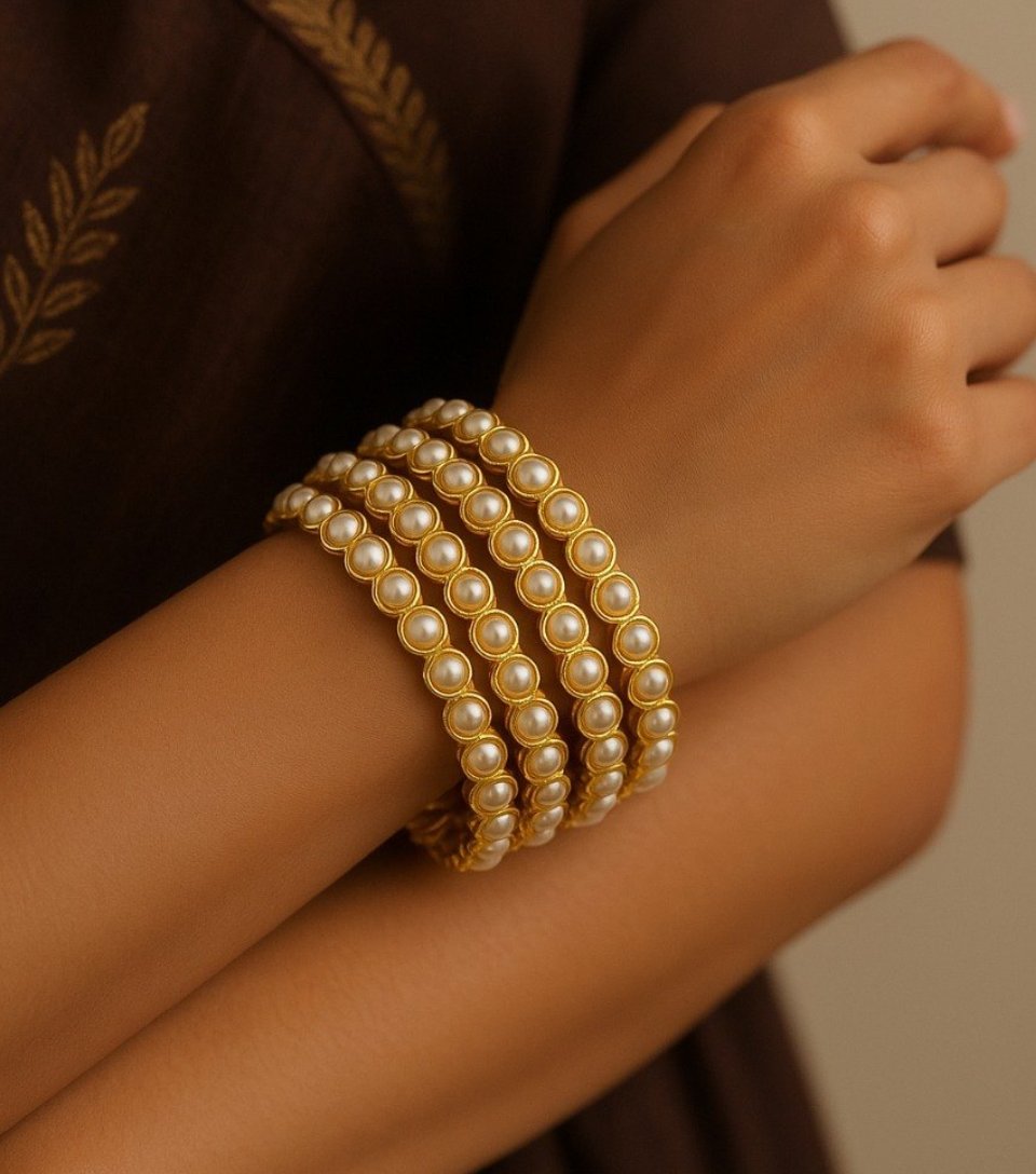 Pearl Glow Bangles Set