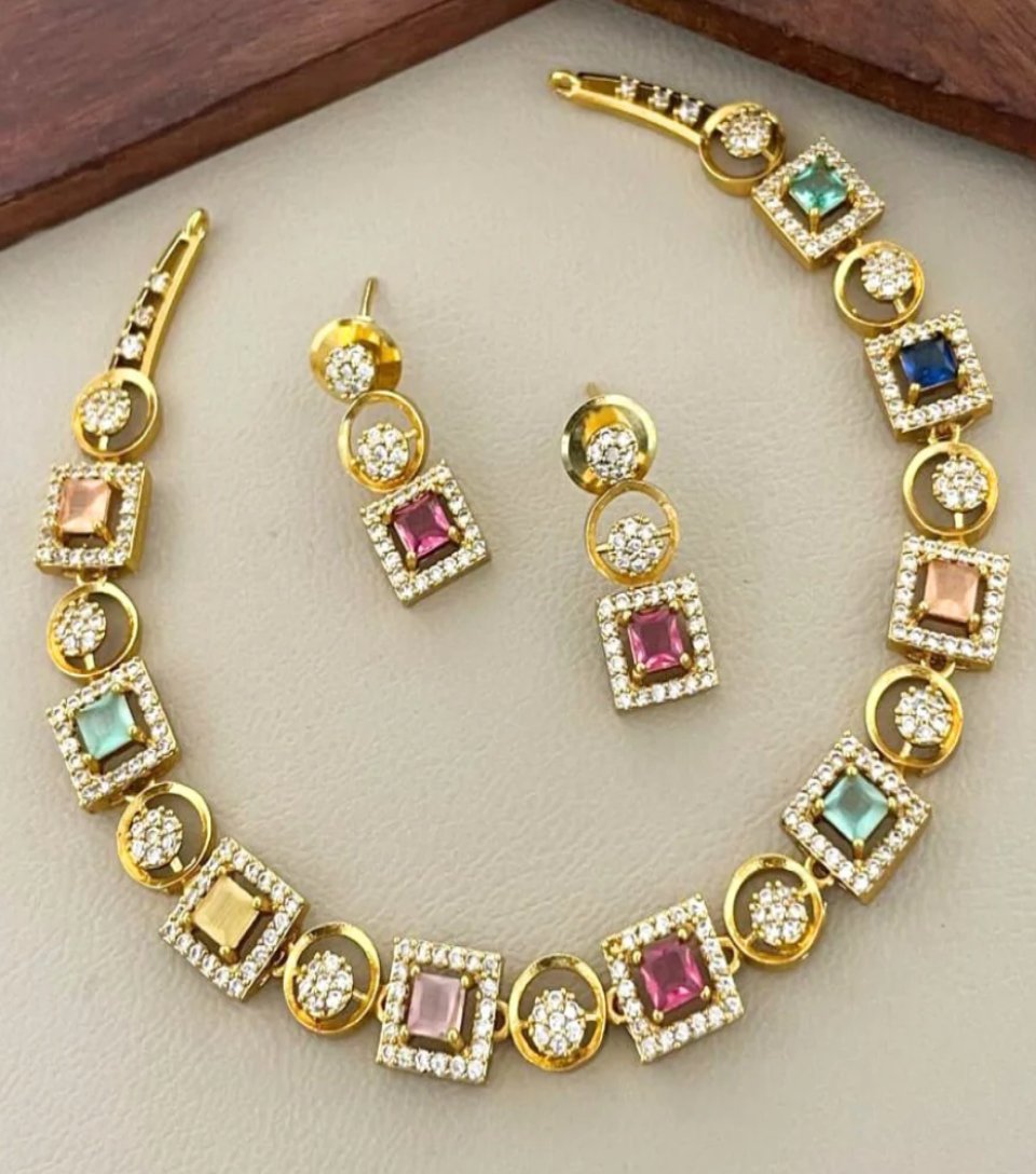 Varnika Maharani Necklace Set